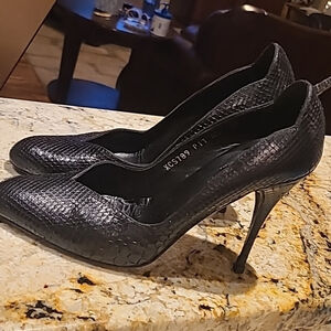 Valentino Garavani black Snakeskin stiletto sz 39.